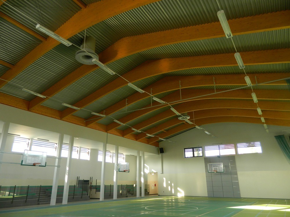 Hala sportowa w Wierzbnie