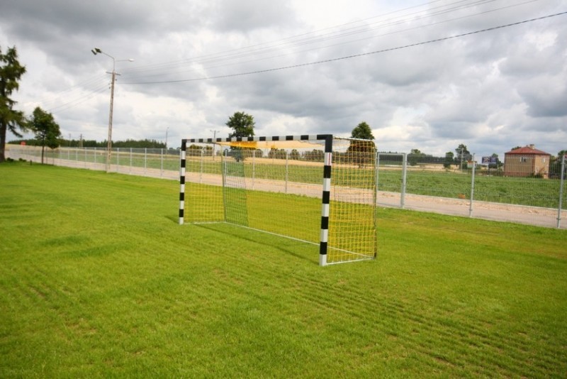 Sprzęt sportowy na boiska...