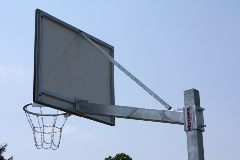 Sprzęt sportowy na boiska...