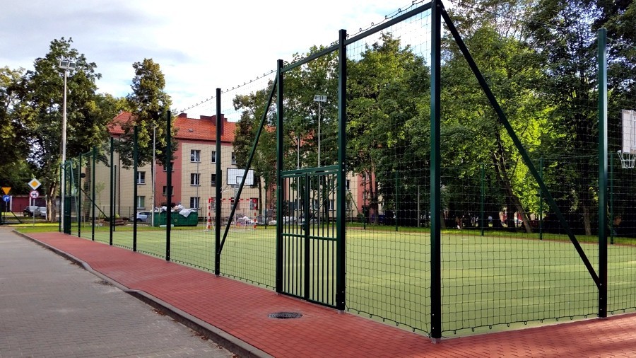 Sprzęt sportowy na boisko...