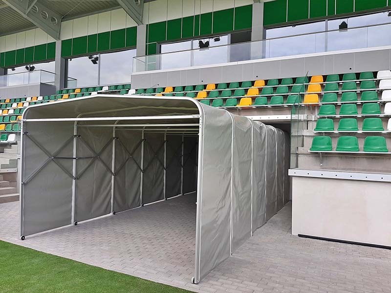 Tunel stadionowy, siedziska...