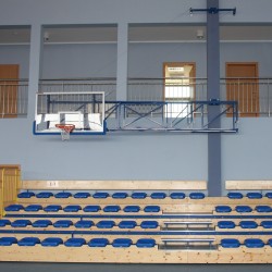 Konstrukcja do koszykówki uchylna z odciągami linowymi, wysięg od 450 do 550 cm